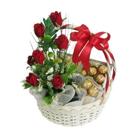 Ferrero Basket W Red Roses for mothers